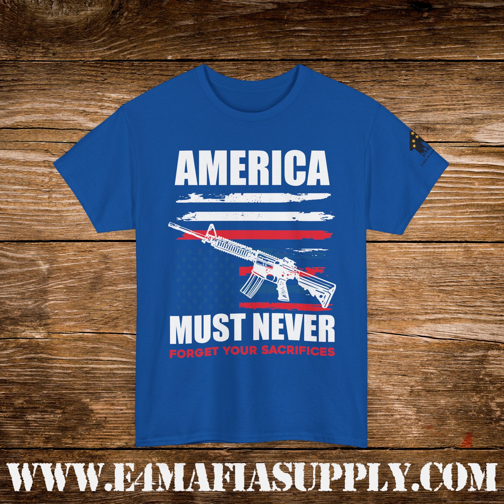 “America Must Never Forget Your Sacrifices” – Patriotic Memorial Rifle Flag T-Shirt